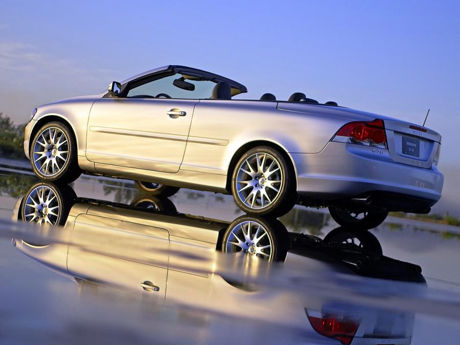  Volvo C70 T5 2005 года  (US) (фото 12 из 30)